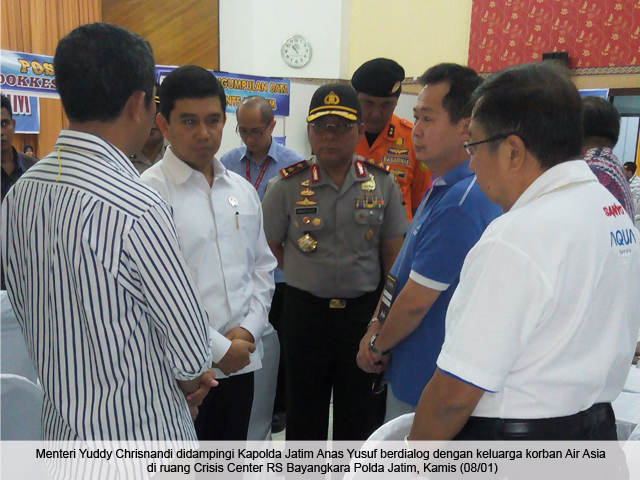 20150108 MENTERI Air Asia Surabaya
