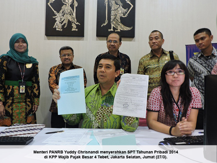 20150327 - Menteri PANRB serahkan laporan SPT