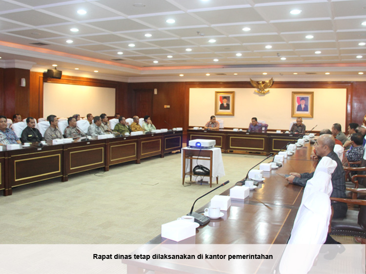 20150330 - rapat dinas di kantor pemerintahan