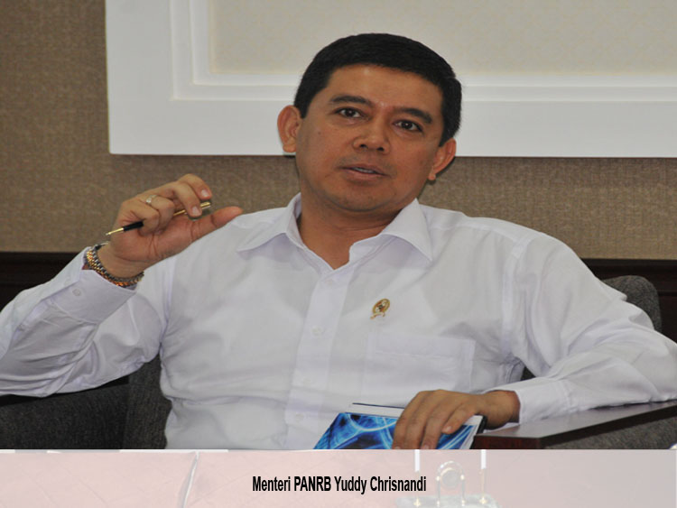 20150616 Menteri Yuddy duduk