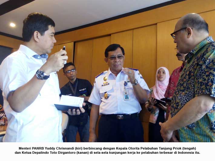 20150618 - Menteri di Tanjung Priok
