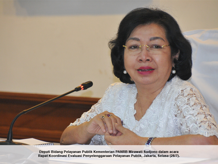 20150728 Bu Mira di Rapat PTSP