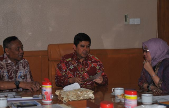 20150827 Yuddy dan rini di BPLS Sidoarjo