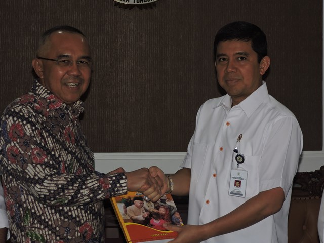 20160323 - DEP RB - Penyerahan Laporan kinerja Plt Gub Riau 2