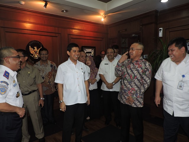 20160323 - DEP RB - Penyerahan Laporan kinerja Plt Gub Riau 5
