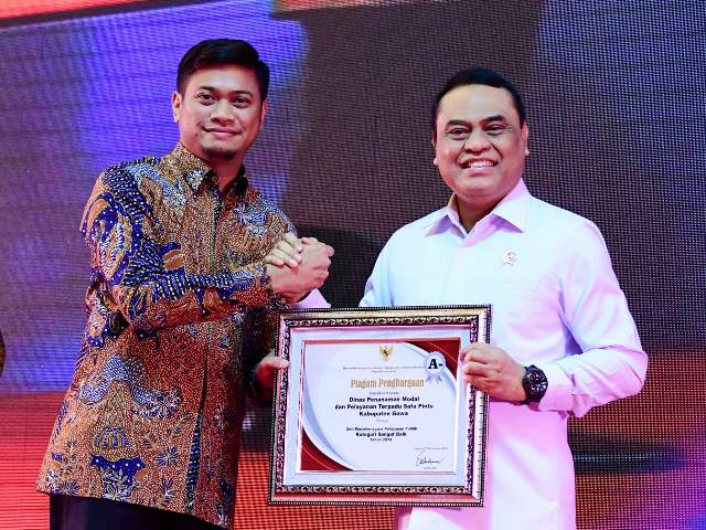 20181127 penyerahan raport pelayanan publik5