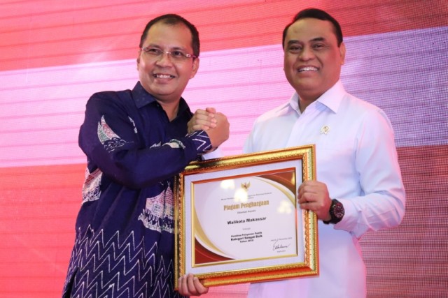 20181127 penyerahan raport pelayanan publik yogyakarta
