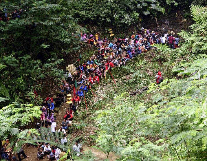 20190606 Tradisi Unik di Berbagai Daerah Sambut Lebaran Sungkem Tlompak
