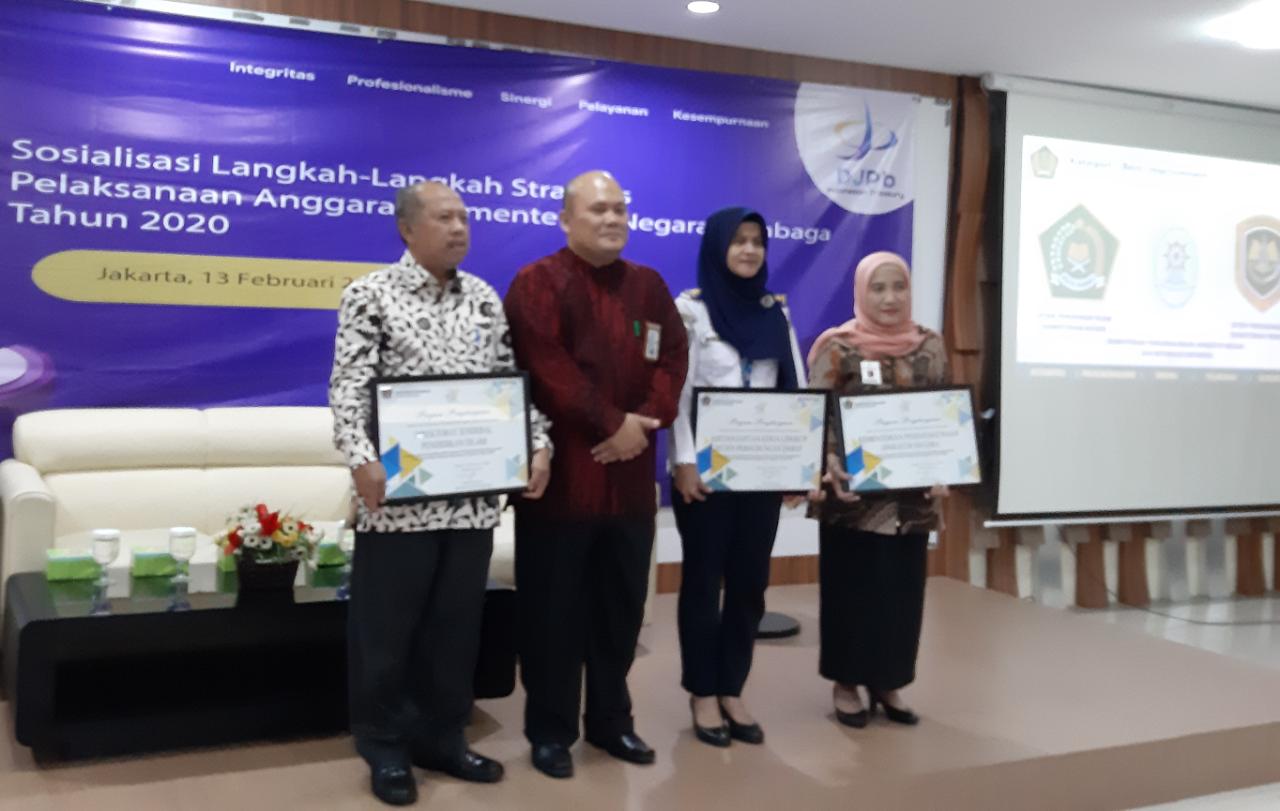 20200214 Kemenpan Raih Best Improvement Pengelola Keuangan