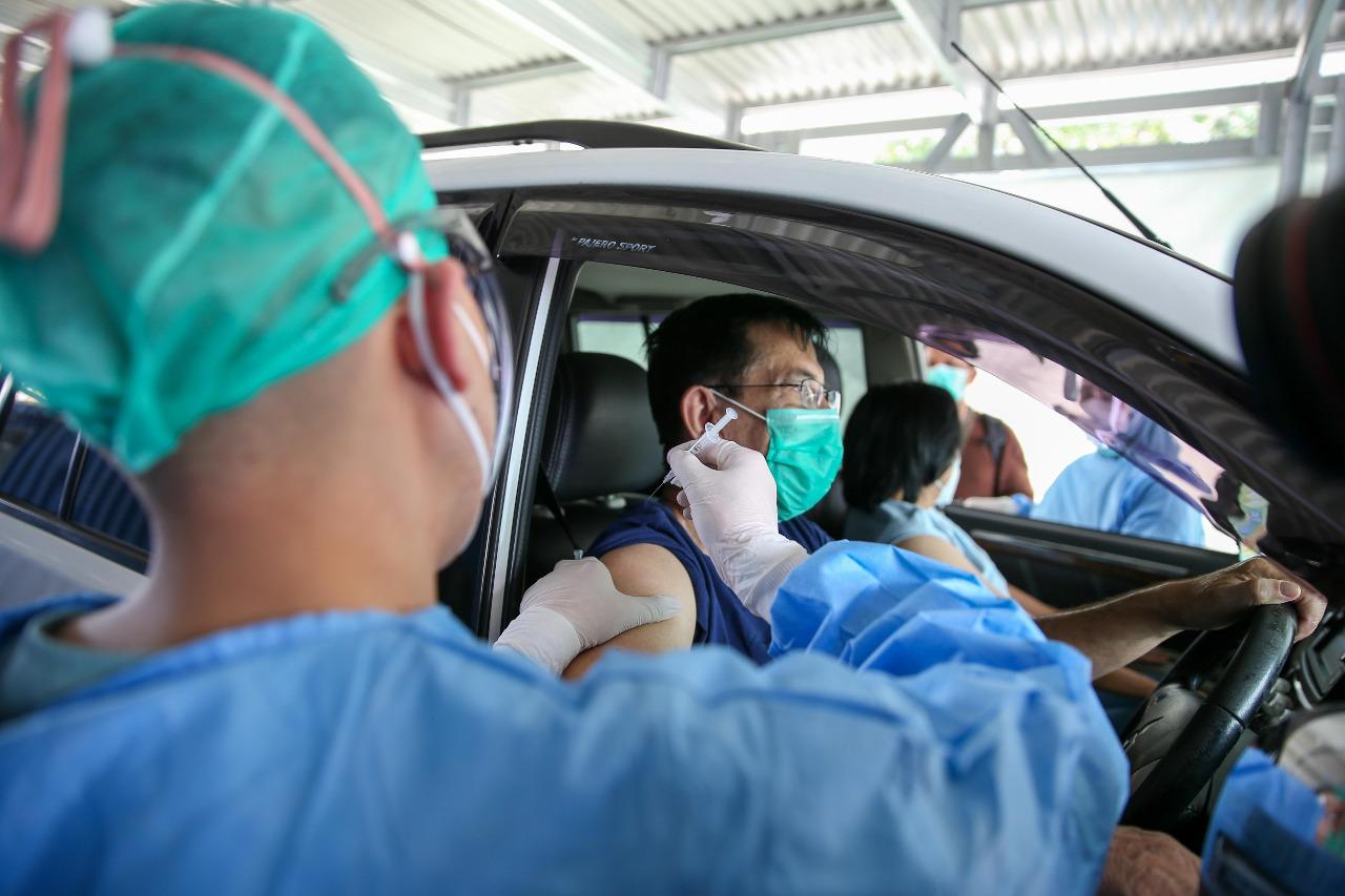 20210305 Kemenkes Sediakan Layanan Drive Thru Vaksinasi COVID 19 Bagi Lansia