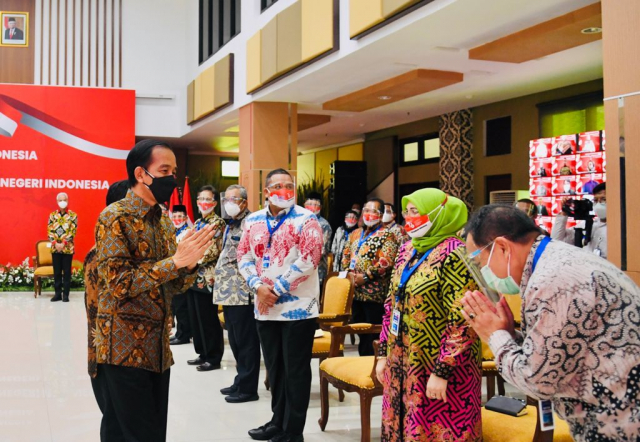 20210915 Pertemuan Majelis Rektor PTN Presiden Jokowi Lahirkan Mahasiswa Unggul dan Utuh