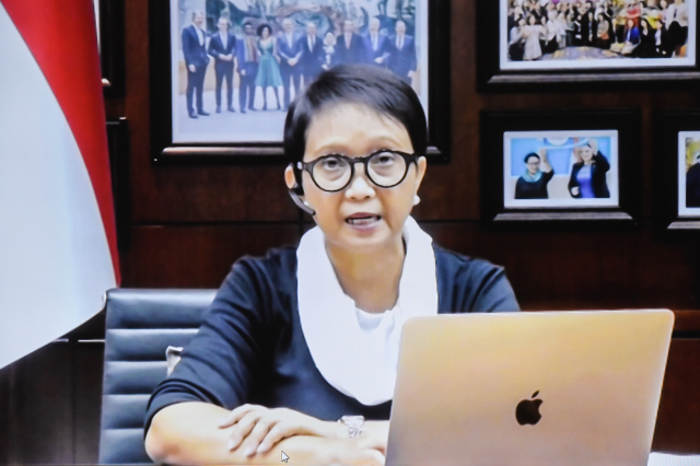 20211214 Cegah Varian Omicron Menlu Imbau WNI Tak Bepergian ke Luar Negeri