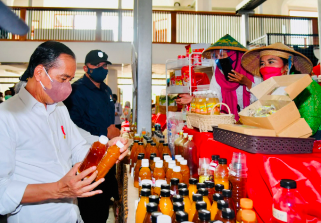 20220106 Resmikan Pasar Johar Presiden Pasar Ramai Tanda Ekonomi Bergerak
