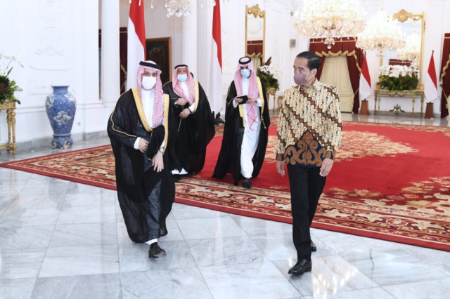 20220608 Presiden Jokowi Terima Kunjungan Menlu Arab Saudi Bahas Soal Haji hingga Ekonomi