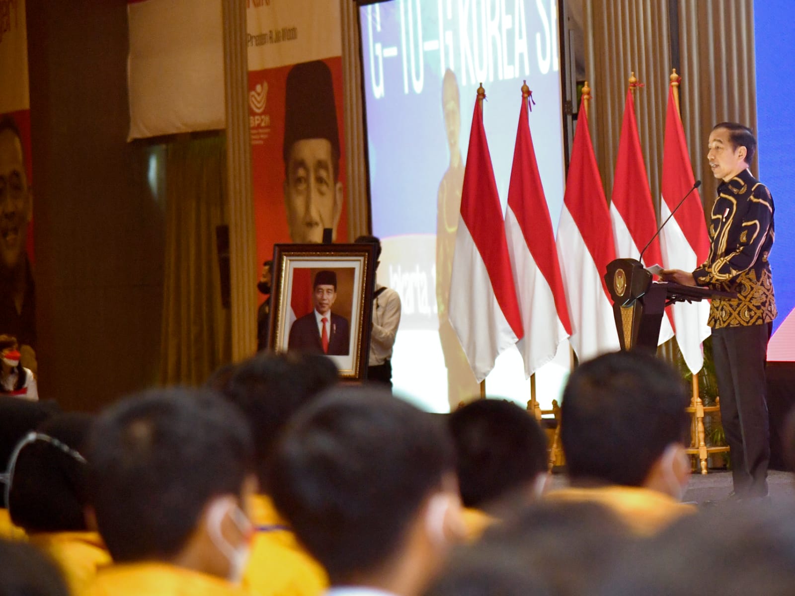 20221017 Presiden Jokowi Lepas Pekerja Migran dengan Skema G to G ke Korea Selatan