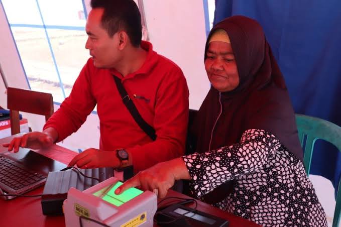 20221206 Kemensos dan Disdukcapil Fasilitasi Layanan Dokumen Kependudukan bagi Penyintas Gempa Cianjur
