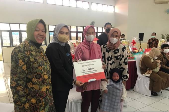 20230221 Mensos Serahkan Bantuan untuk Penerima Manfaat di Jabar
