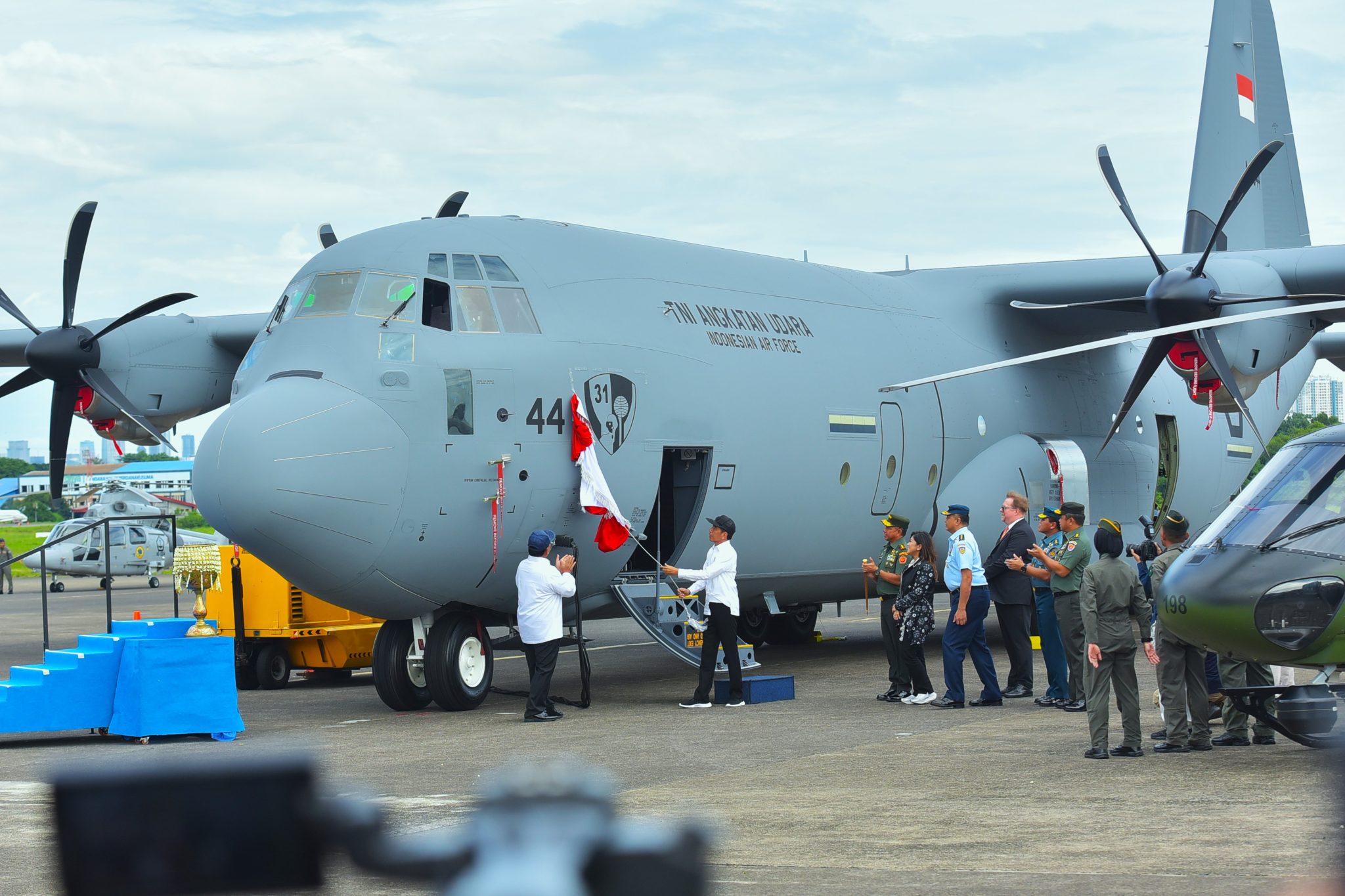 20240124 Presiden Jokowi Saksikan Penyerahan Pesawat Hercules untuk TNI AU