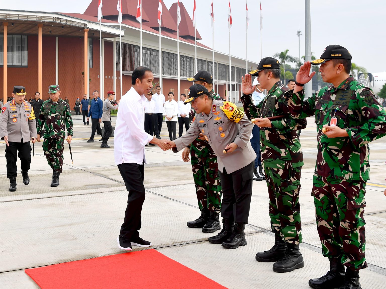20240403 Bertolak ke Jambi Presiden Jokowi akan Kunjungi Sejumlah Pasar dan RSUD