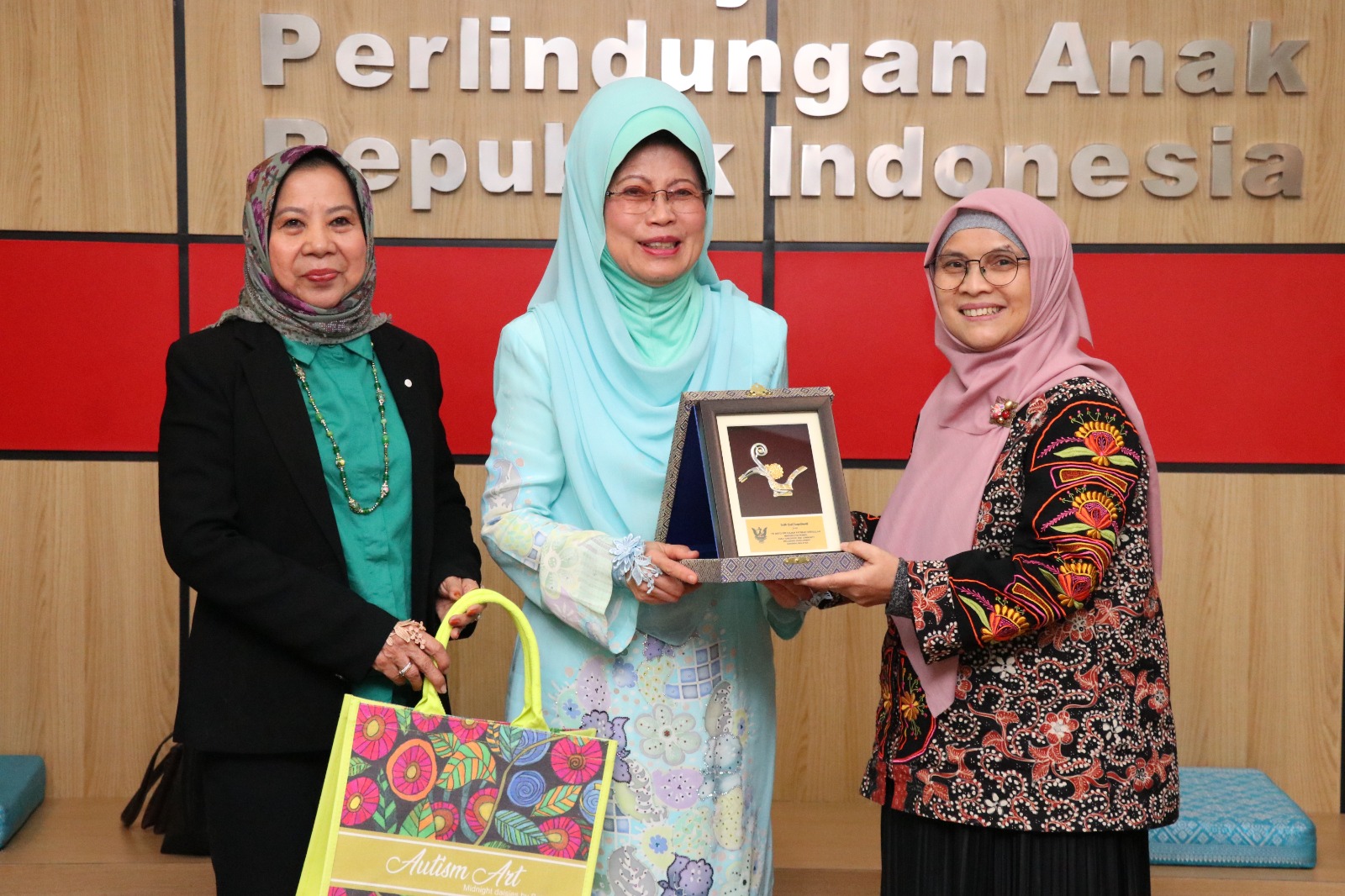 20240705 Indonesia Malaysia Kerja Sama Tingkatkan Kualitas Hidup Perempuan dan Anak