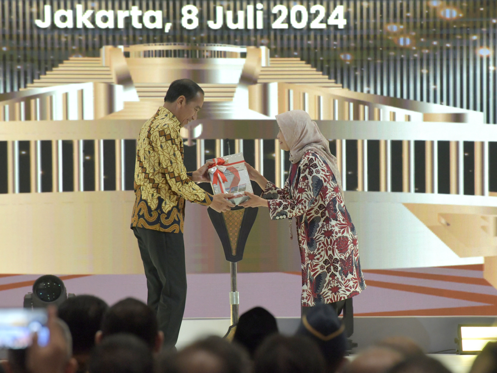 20240708 Presiden RI Joko Widodo Terima Laporan Hasil Pemeriksaan atas Laporan Keuangan Pemerintah Pusat LHP LKPP Tahun Anggaran 2023