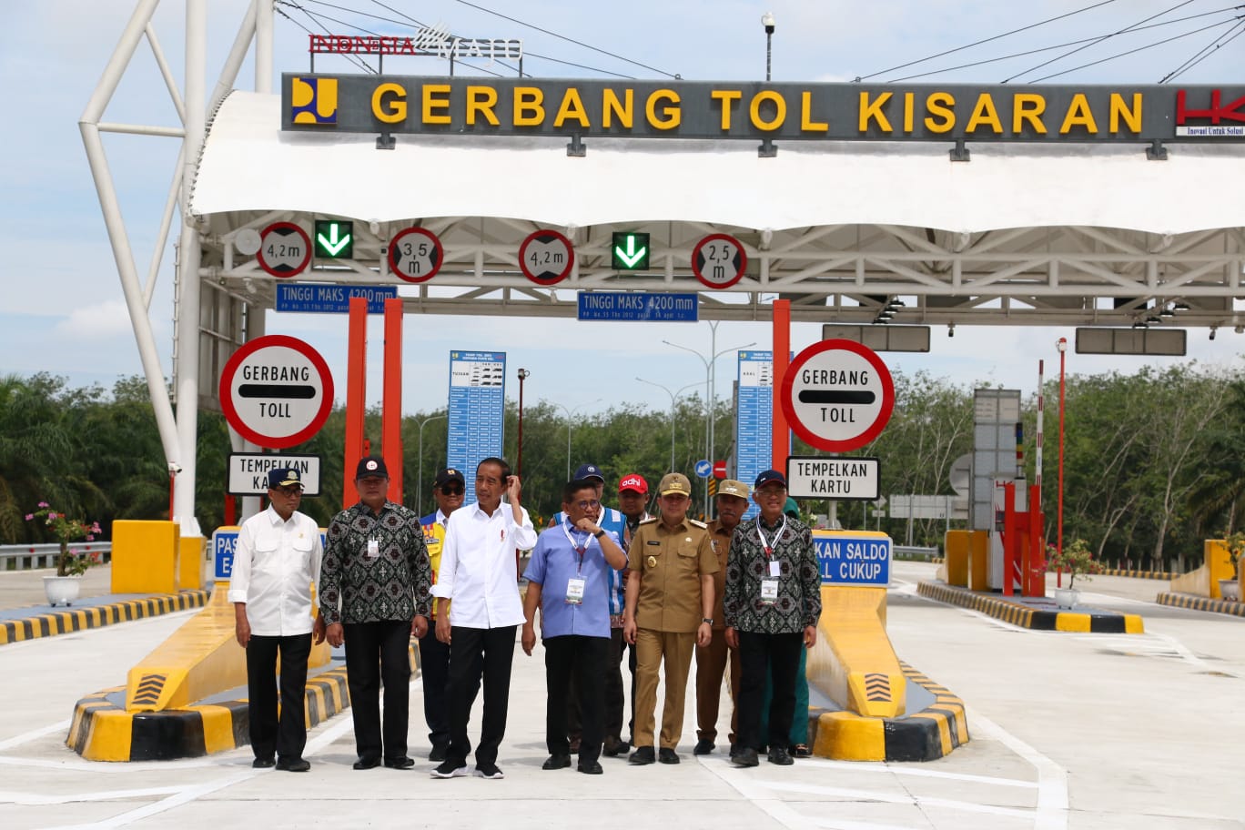20241017 Presiden Jokowi Resmikan Jalan Tol Indrapura Kisaran Tingkatkan Konektivitas dan Daya Saing Sumut