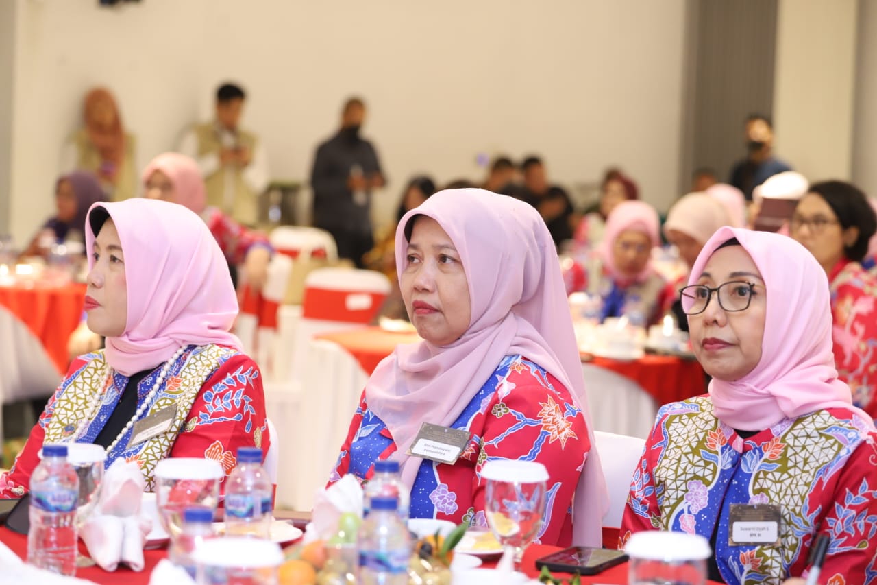 20241218 Menteri Rini Dukung Penguatan Peran Kepemimpinan Perempuan dalam Pemerintahan 3