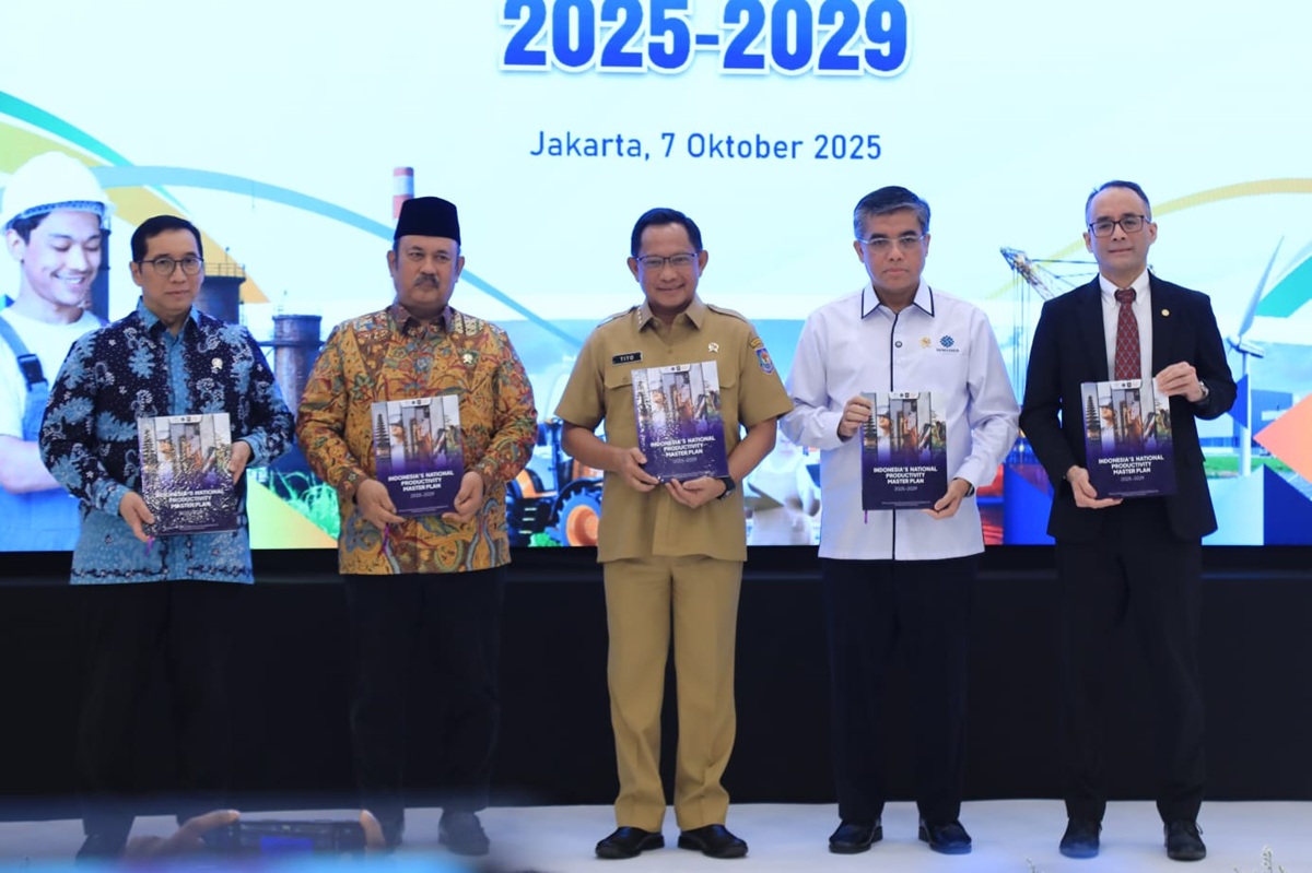 20251008 Menaker Tekankan Produktivitas Tenaga Kerja sebagai Kunci Sukses Bonus Demografi