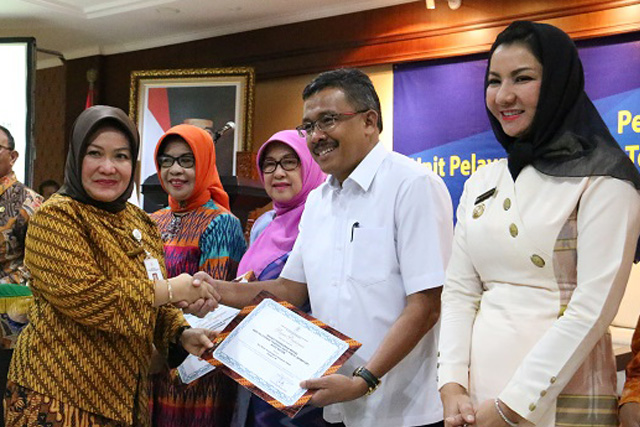 20170302 Dep Yanlik Penyerahan Penghargaan