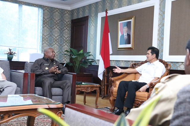 20170605 Gubernur Papua Barat 1