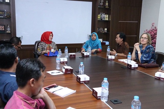 20171013 DEP YANLIK Kunjungi RS Mata dan Kantor Sumatera Ekspres 13