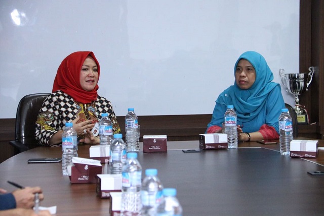 20171013 DEP YANLIK Kunjungi RS Mata dan Kantor Sumatera Ekspres 13