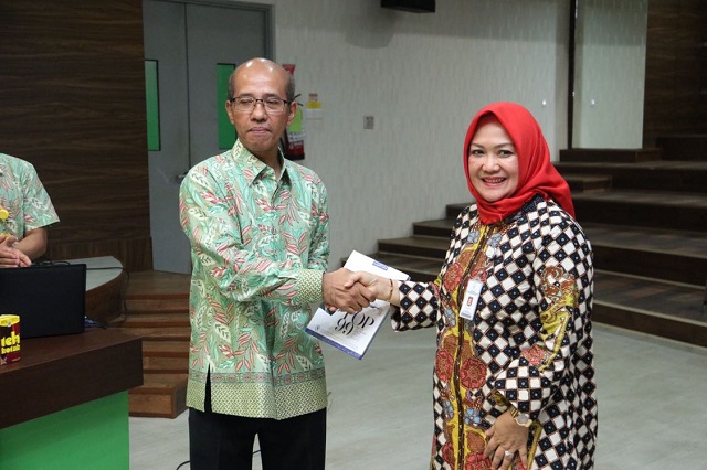 20171013 DEP YANLIK Kunjungi RS Mata dan Kantor Sumatera Ekspres 13