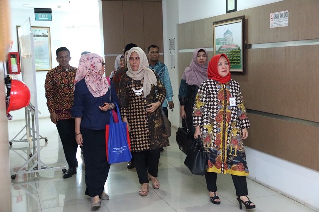 20171013 DEP YANLIK Kunjungi RS Mata dan Kantor Sumatera Ekspres 13