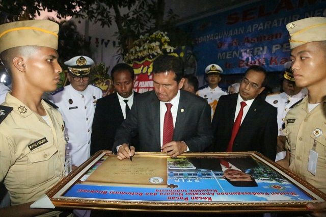 20180509 MENTERI DEP BALAKS STAFLI Wisuda STIP 1