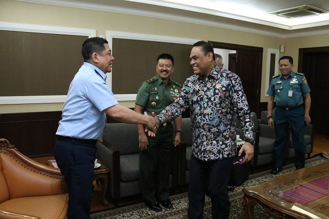 20180919 MENTERI SESMEN Menerima Kepala BAIS RESIZE