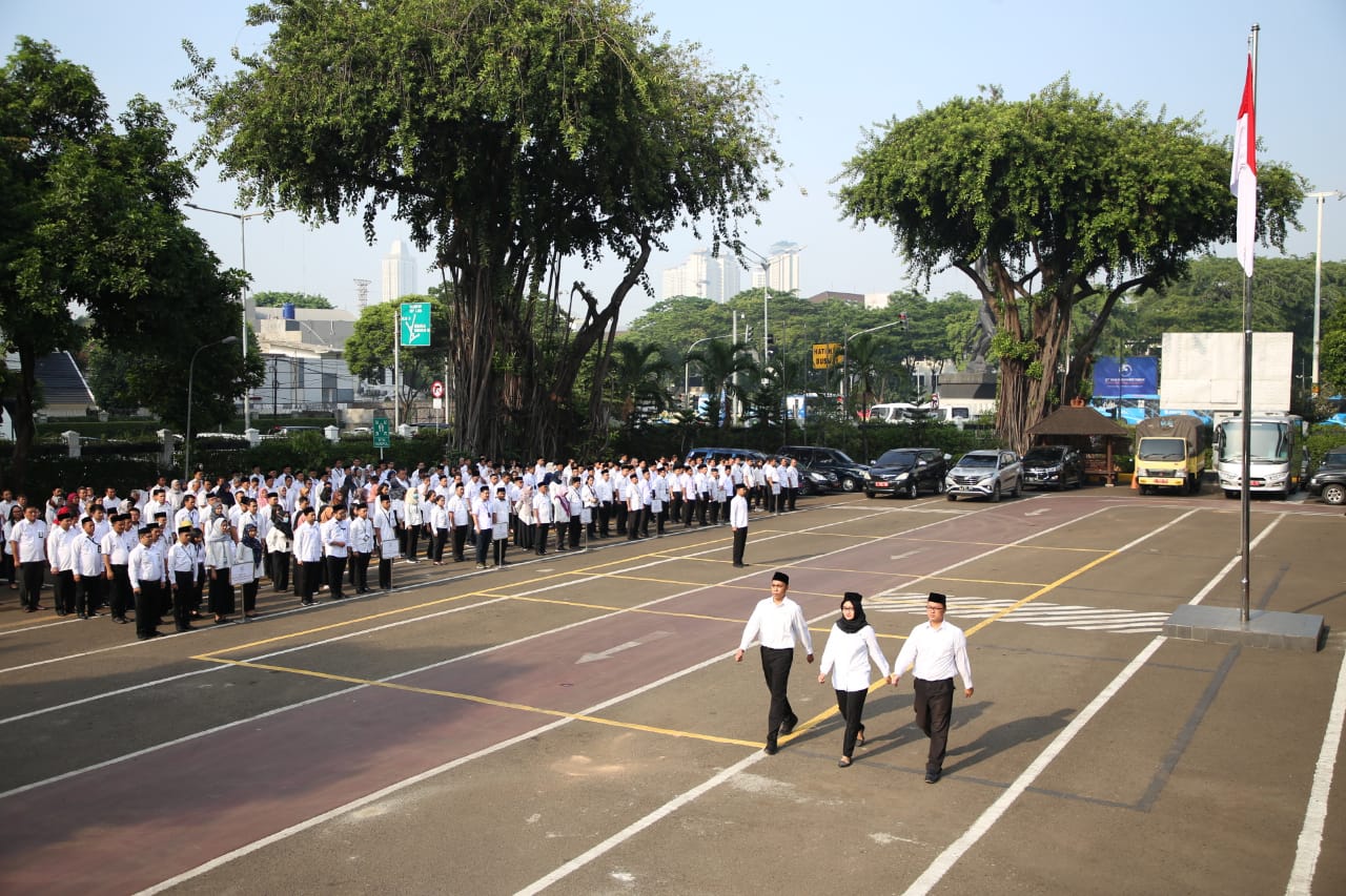 20121209 Upacara Bendera di Kementerian PANRB 1