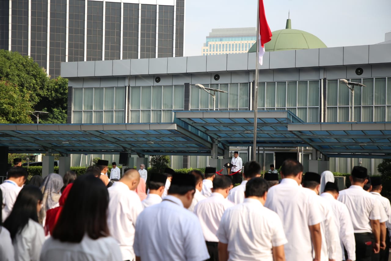 20121209 Upacara Bendera di Kementerian PANRB 1