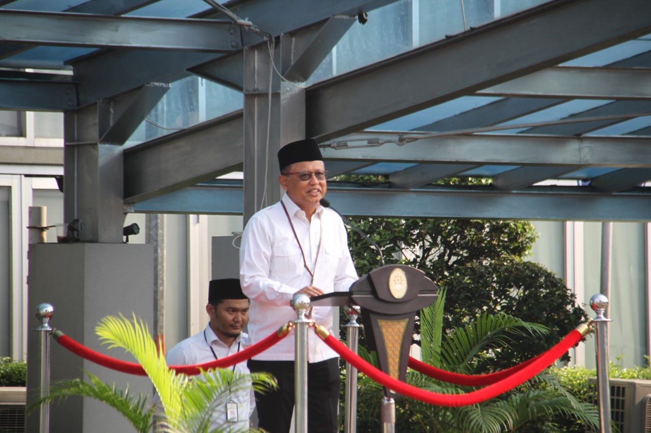 20121209 Upacara Bendera di Kementerian PANRB 1