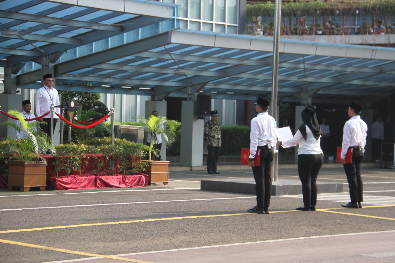 20121209 Upacara Bendera di Kementerian PANRB 1