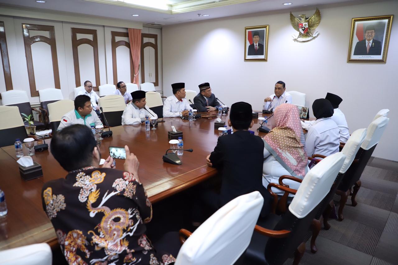 20190701 menerima Pengurus Besar Forum Komunikasi Alumni Petugas Haji Indonesia 1