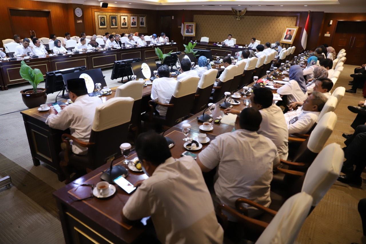 201911191 Rapat bersama eselon 1 3 8