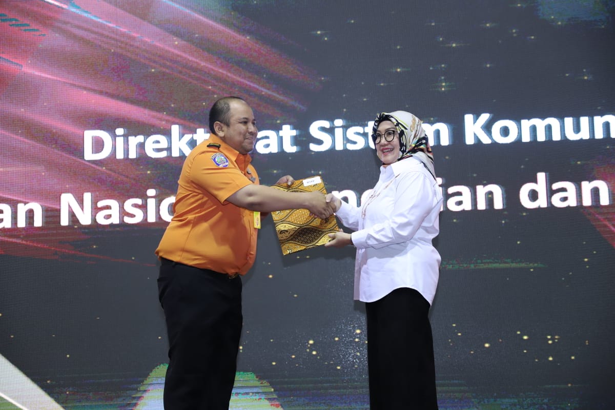 20191119 Penyerahan hasil evaluasi KL 8