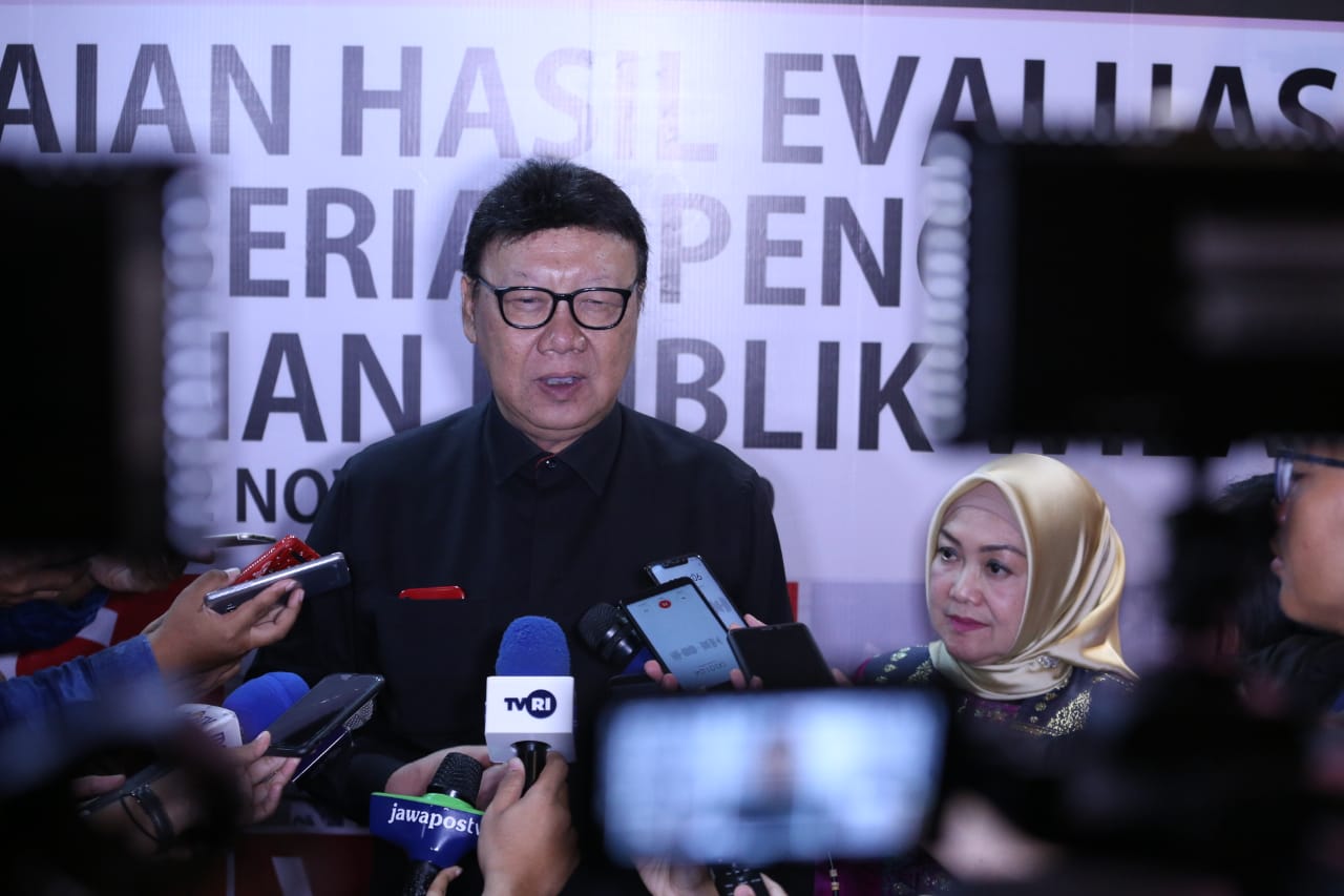 20191122 Penyerahan Hasil Evaluasi Pelayanan Publik PemProvKabKota Wilayah II