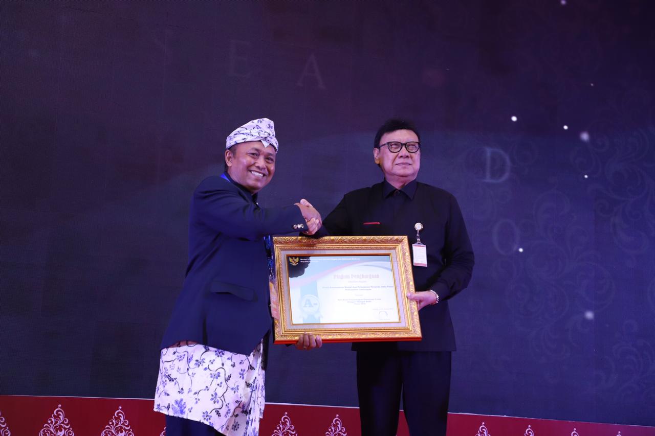 20191122 Penyerahan Hasil Evaluasi Pelayanan Publik PemProvKabKota Wilayah II 1