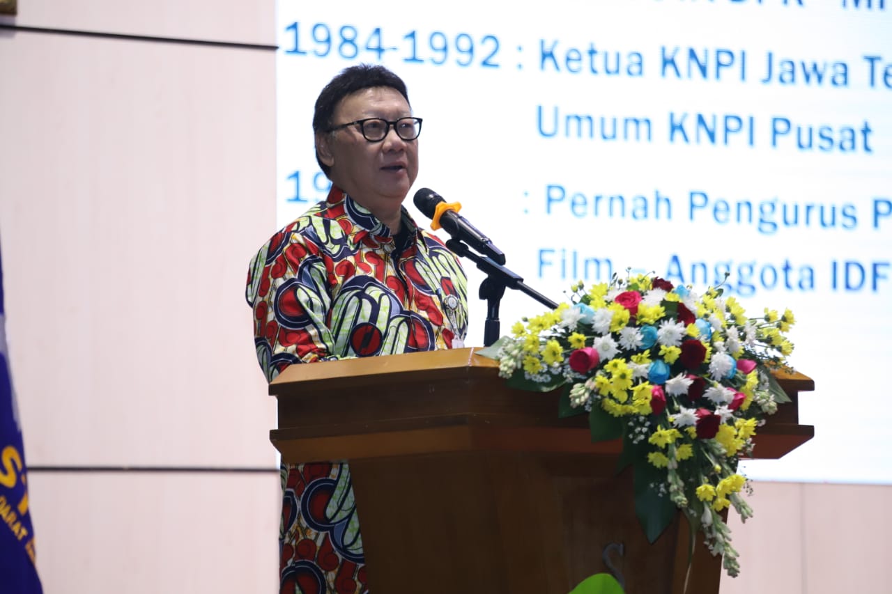 20200131 Penyerahan SK Menteri PTDI STTD 12
