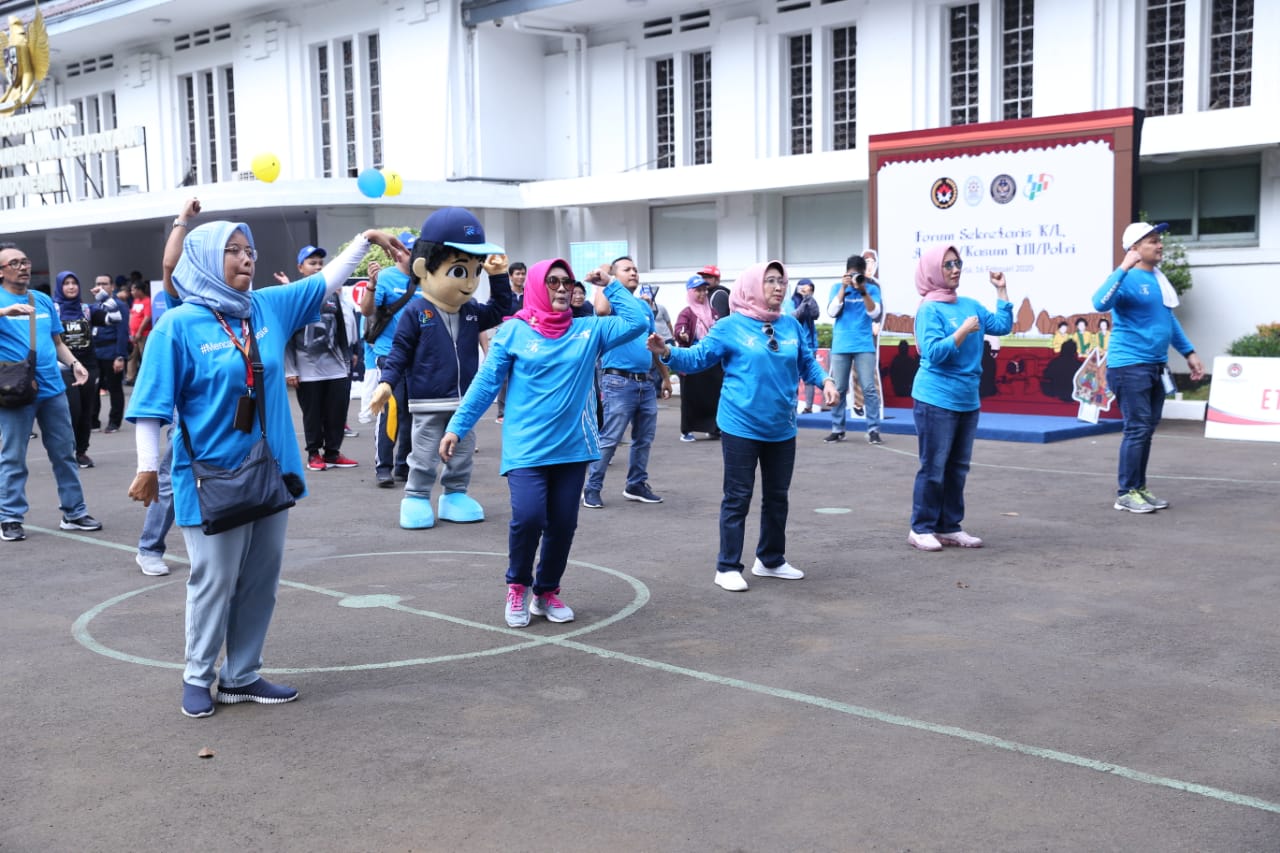 20200216 Jalan Sehat Forum Ses KL dan Kasum Asrena TNI Polri 15