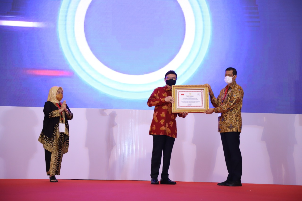 20201125 Awarding Top Inovasi Pelayanan Publik Inovasi Penanganan Covid 19 dan Pengelolaan Pengaduan Pelayanan Publik Terbaik Tahun 2020 17