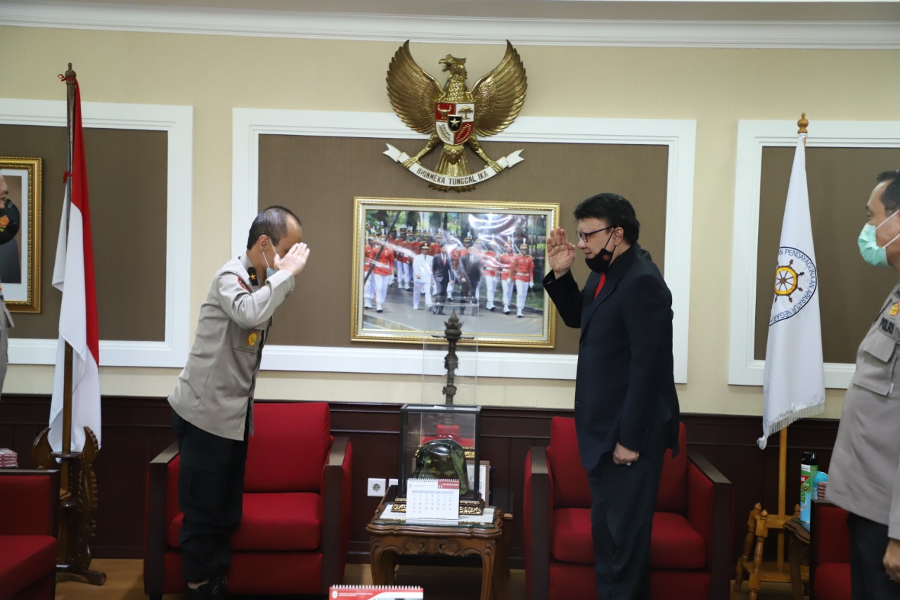 20201130 Bintang Bhayangkara Utama 4