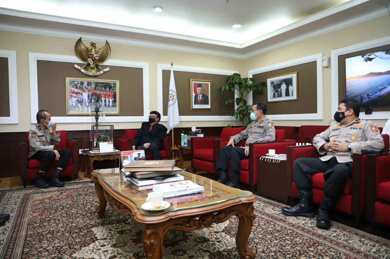 20201130 Bintang Bhayangkara Utama 1